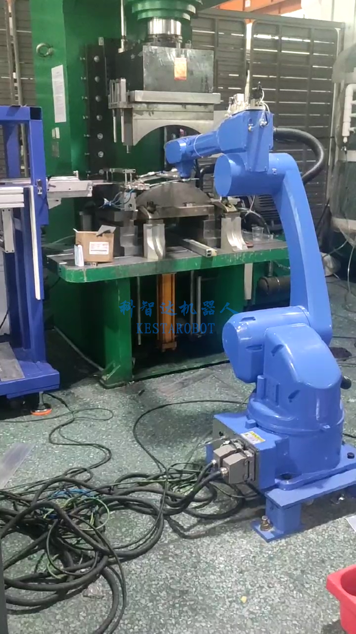 沖壓機器人多少錢一臺(圖4) 沖壓機器人多少錢一臺(圖4)
