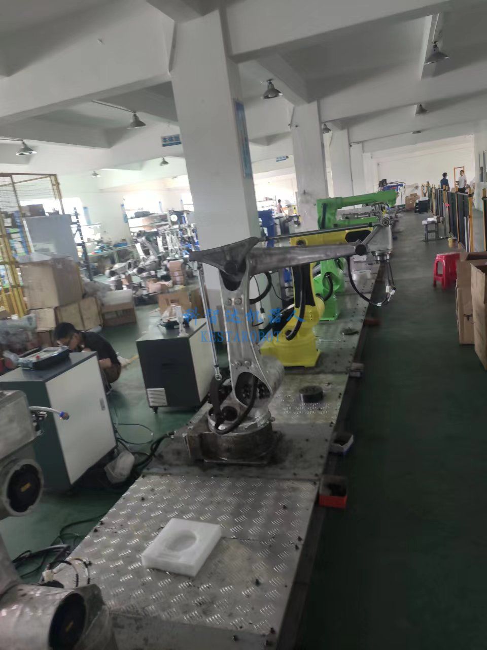 四軸關(guān)節(jié)機(jī)器人批量生產(chǎn)中(圖10) 四軸關(guān)節(jié)機(jī)器人批量生產(chǎn)中(圖10)